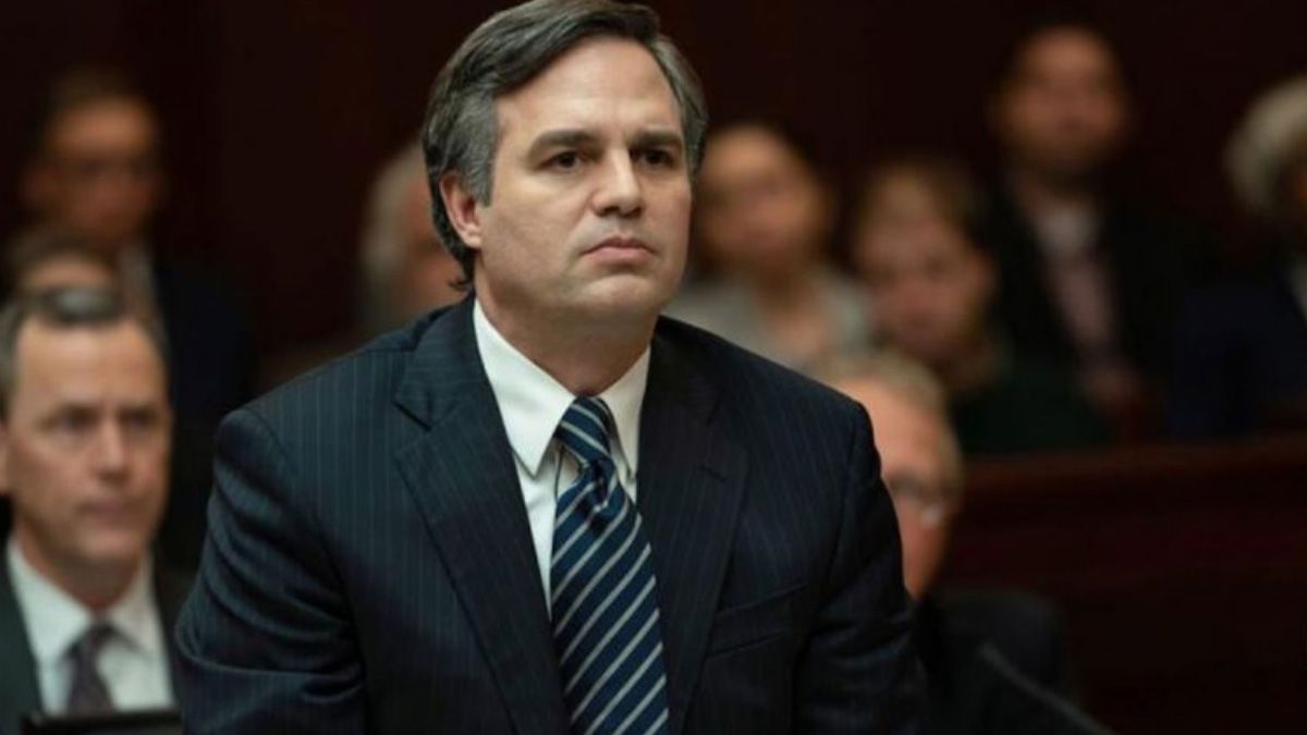 Mark Ruffalo encarna a un valiente abogado que intenta sacar a la luz el mal manejo de desechos tóxicos de una importante corporación.