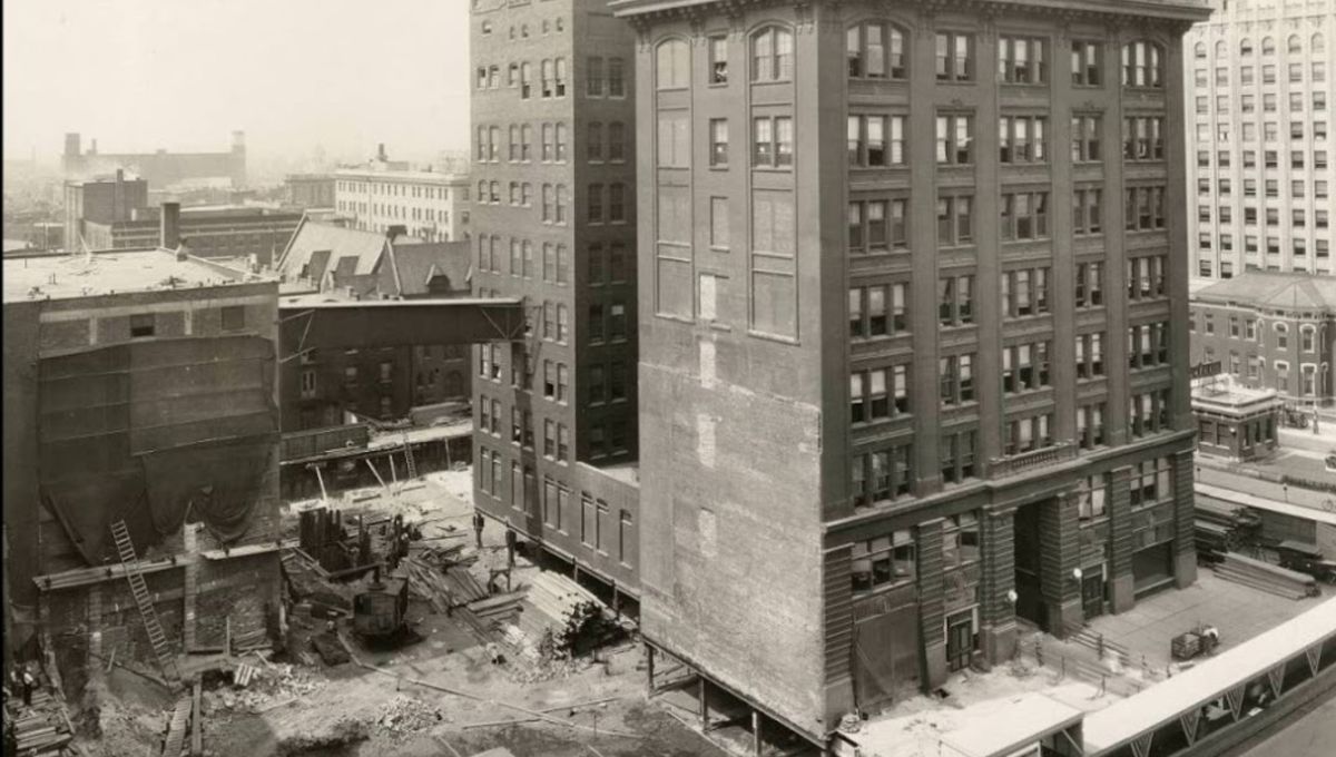 Rotaron un edificio de 11 toneladas en 1 mes.&nbsp;
