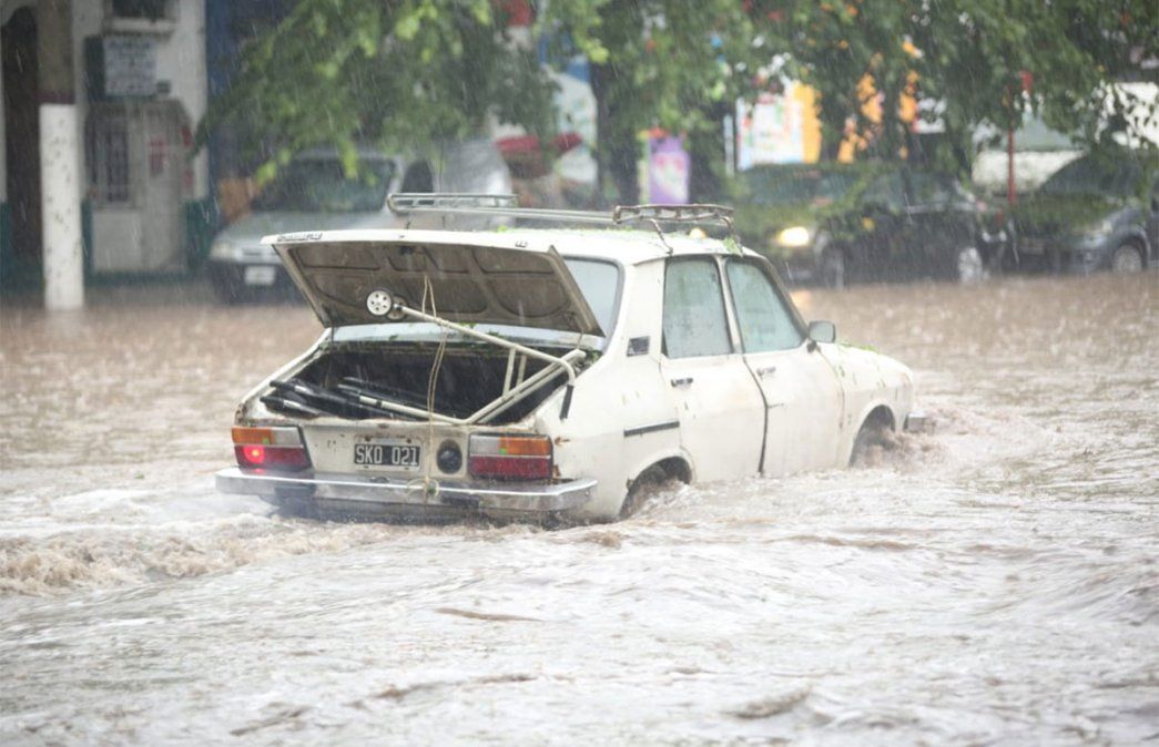 Fotos y video: fuerte tormenta de granizo afectó al Gran Mendoza