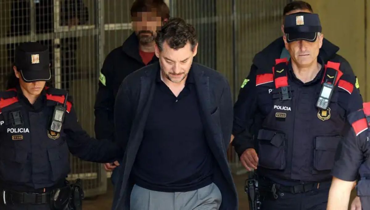 El momento en que se llevan detenido a Jonathan Andic por ser sospechoso de matar a su padre