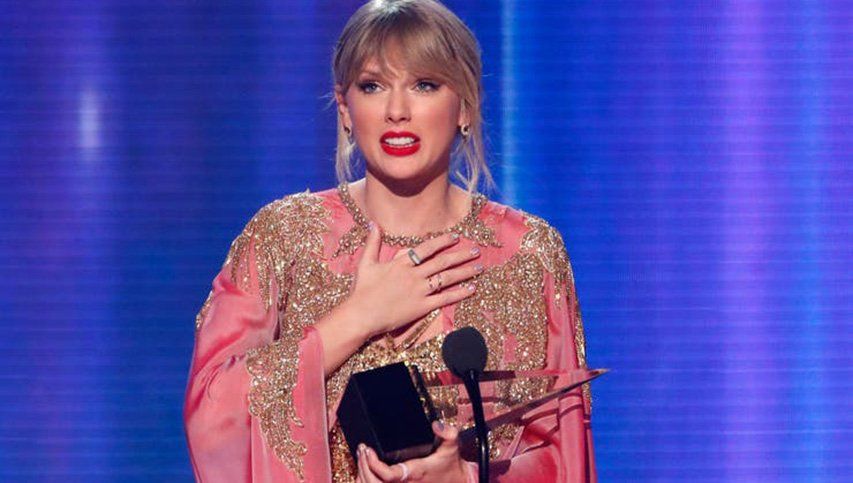 Taylor Swift tuvo su gran noche: es artista del año en los American Music Awards