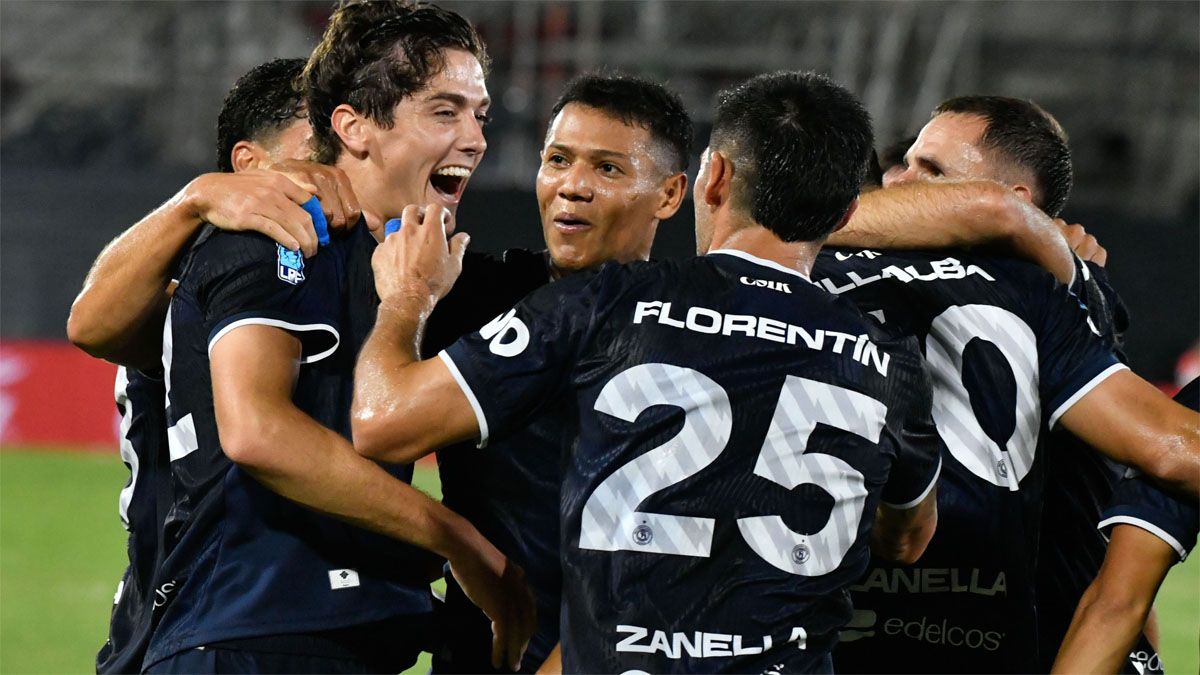 Independiente Rivadavia se prepara para visitar este lunes a Estudiantes en Río Cuarto.