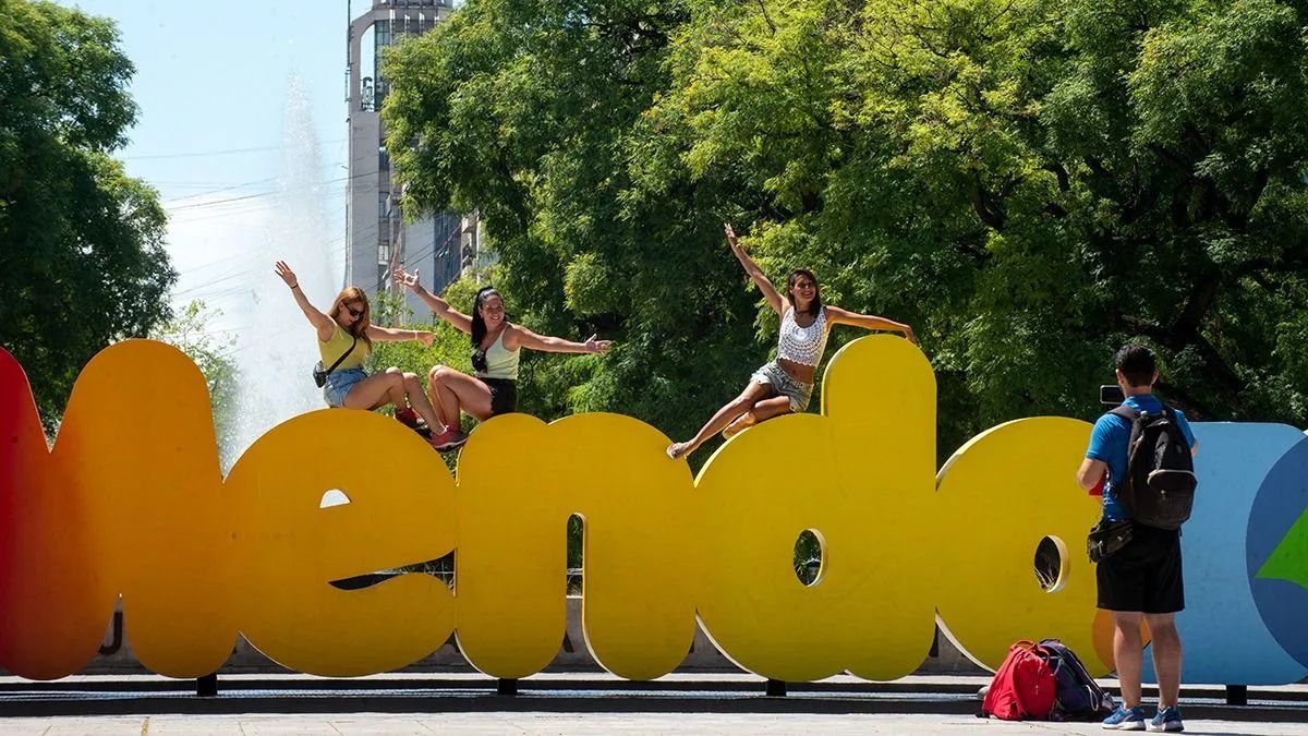 Este fin de semana largo se espera mayor afluencia de turistas nacionales en Mendoza. Este fin de semana largo se espera mayor afluencia de turistas nacionales en Mendoza.