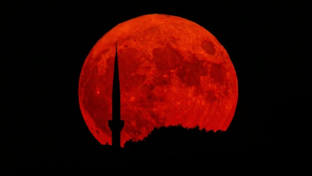 Se viene un famoso eclipse lunar conocido como Luna de Sangre
