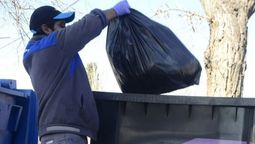 &nbsp;Para no encontrarse en sus veredas con desperdicios y recipientes rotos, muchos vecinos han optado por trasladar sus bolsas (caminando o en el auto) hasta los contenedores comunitarios.
