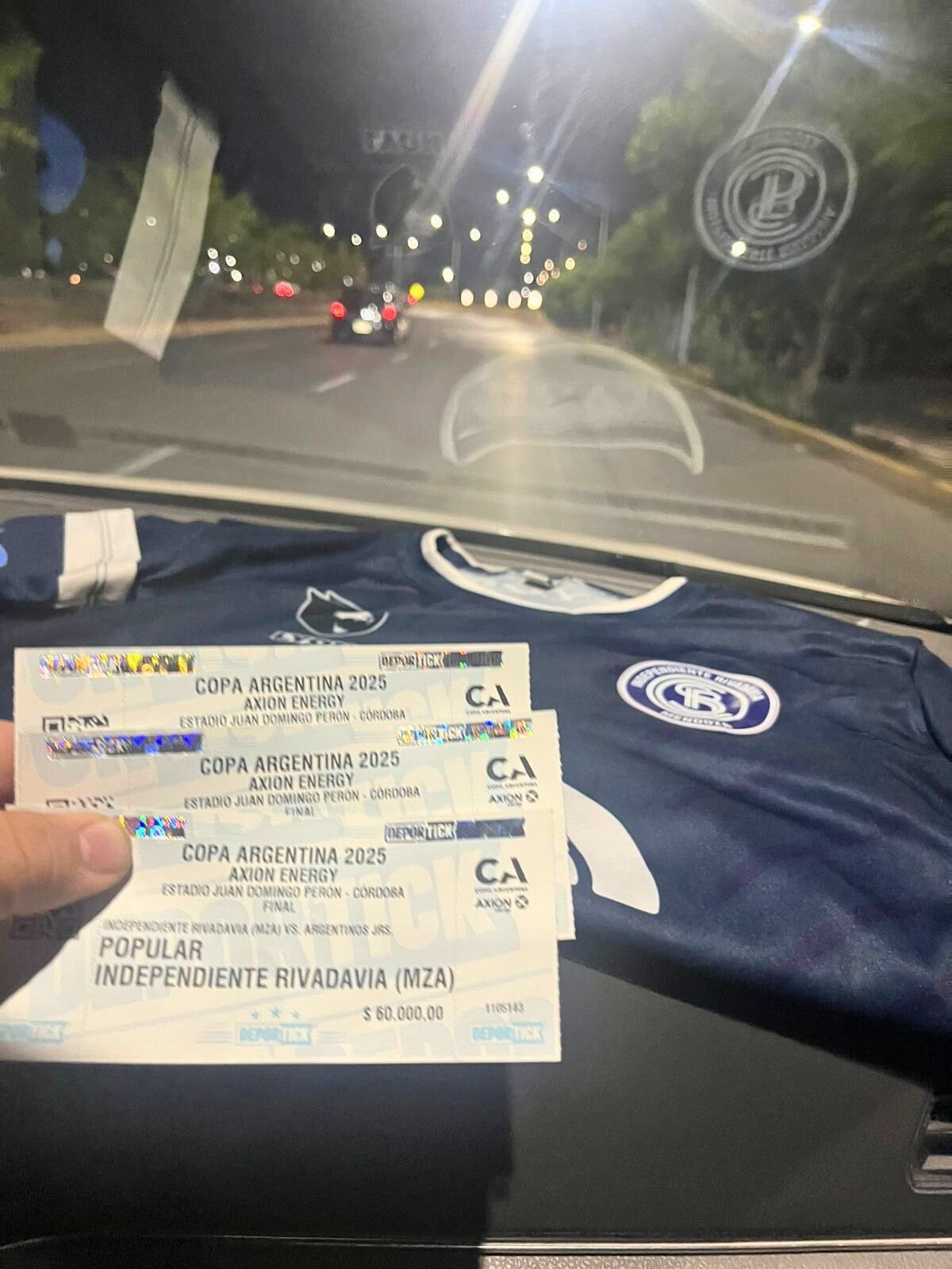 Mariano, los tickets y el viaje inolvidable que lo llevó al triunfo. Mariano, los tickets y el viaje inolvidable que lo llevó al triunfo.