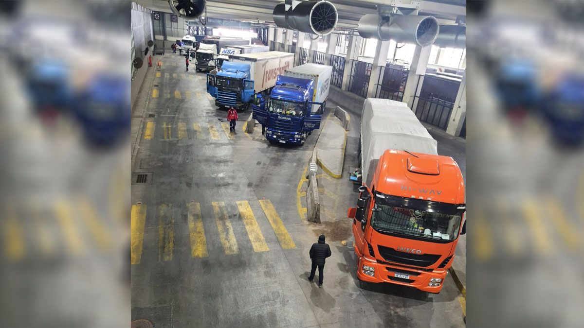 Este jueves el sentido de circulación es de Chile a Argentina para camiones, micros y vehículos particulares. Imagen Ilustrativa. Este jueves el sentido de circulación es de Chile a Argentina para camiones, micros y vehículos particulares. Imagen Ilustrativa.