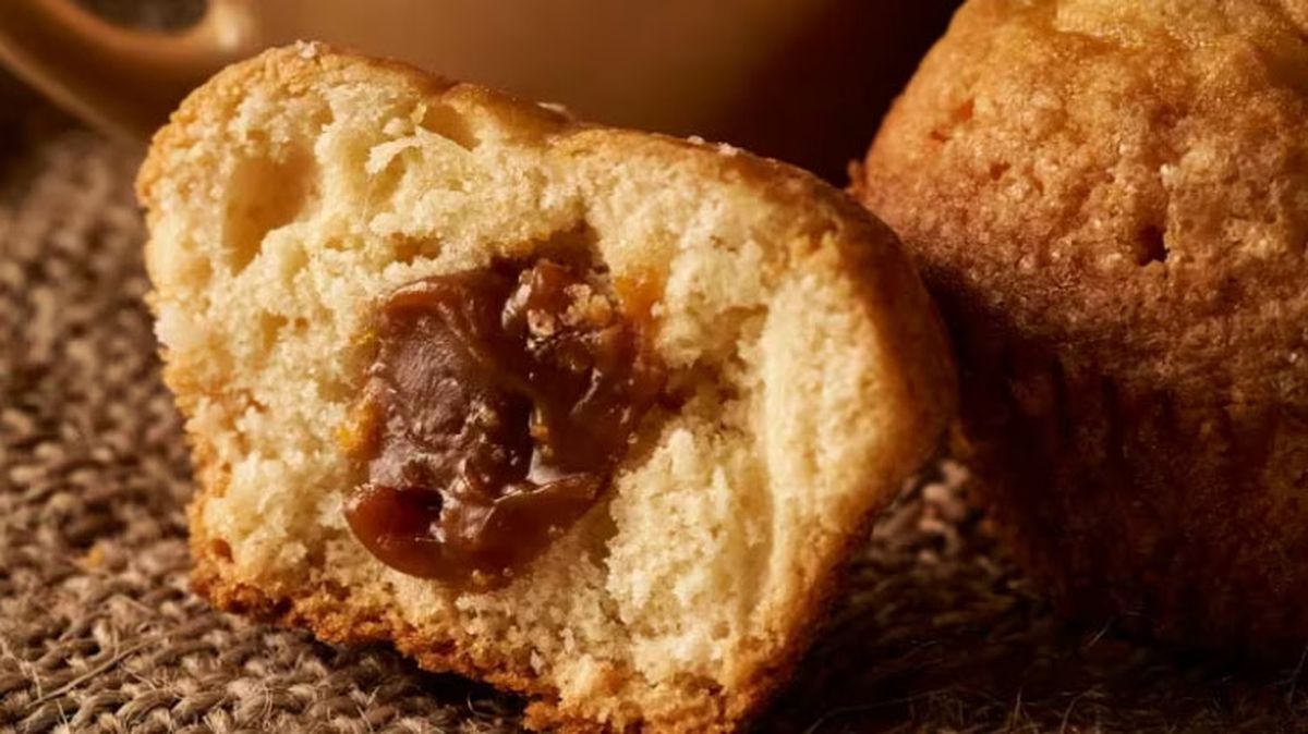Muffins rellenos de dulce de leche.