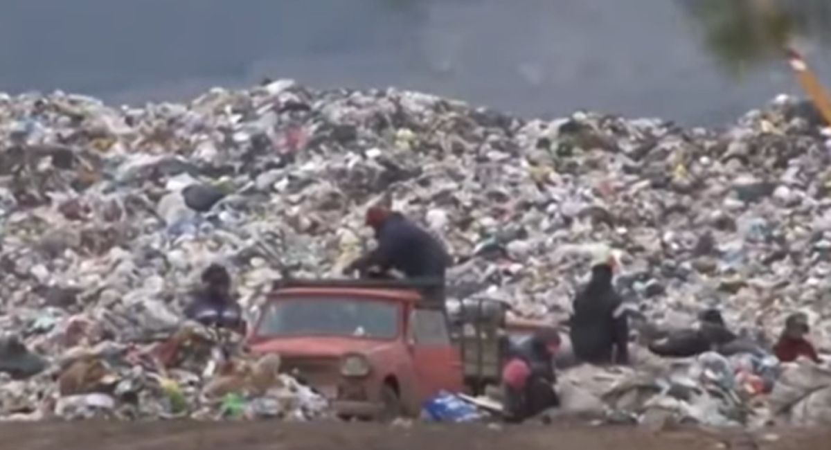 Niños y adolescentes buscan remedios vencidos para drogarse en basurales de Las Heras