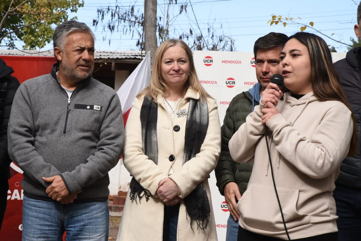 Flor Lima, una de las dirigentes de la Juventud Radical de Mendoza. Flor Lima, una de las dirigentes de la Juventud Radical de Mendoza.