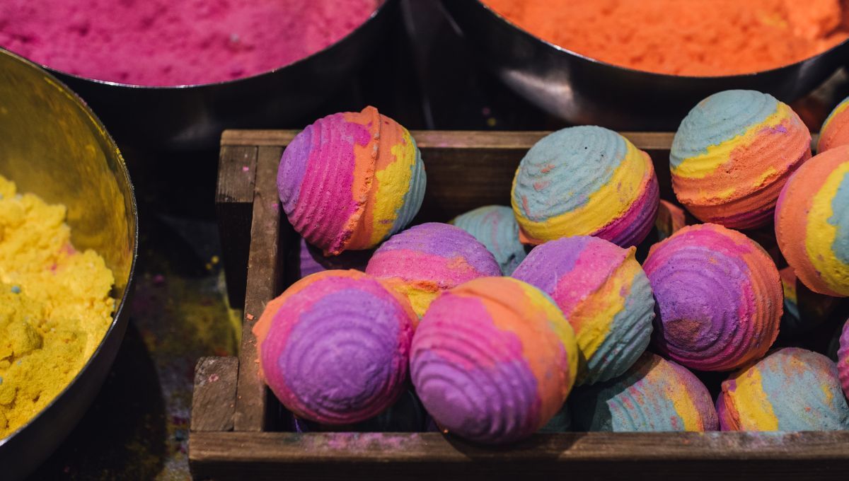 Estas bolitas o bombas aromáticas sirven para perfumar el baño. Estas bolitas o bombas aromáticas sirven para perfumar el baño.