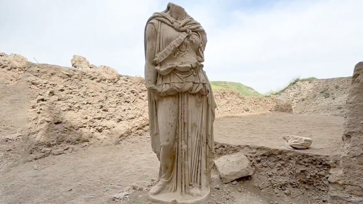 La estatua hallada sorprendió por su nivel de detalle.