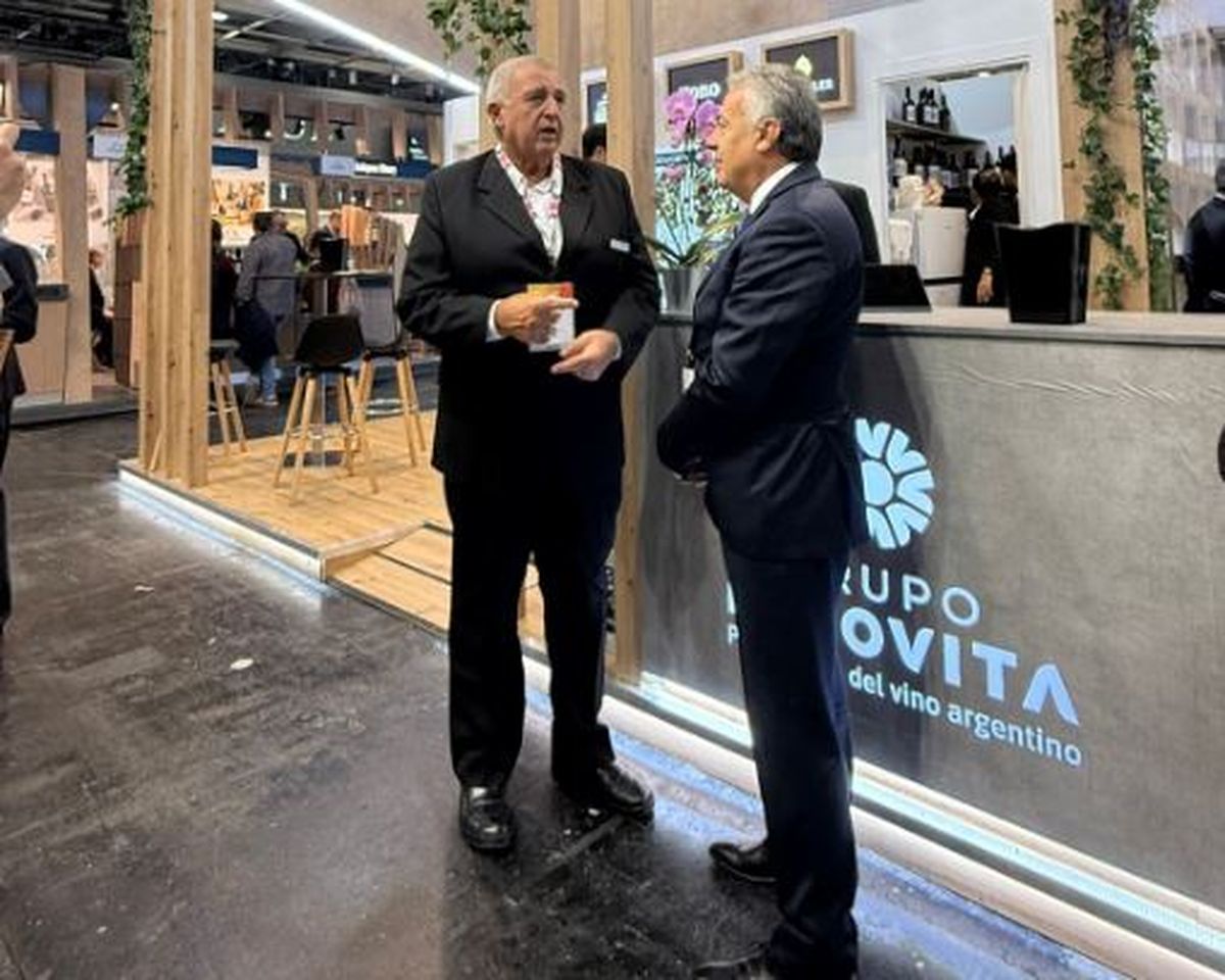 Juan Ángel Rodríguez, gerente general de Fecovita, con el gobernador Alfredo Cornejo. Juan Ángel Rodríguez, gerente general de Fecovita, con el gobernador Alfredo Cornejo.