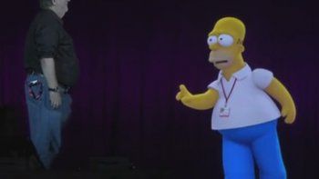 Video: Homero Simpson interactuó con su creador