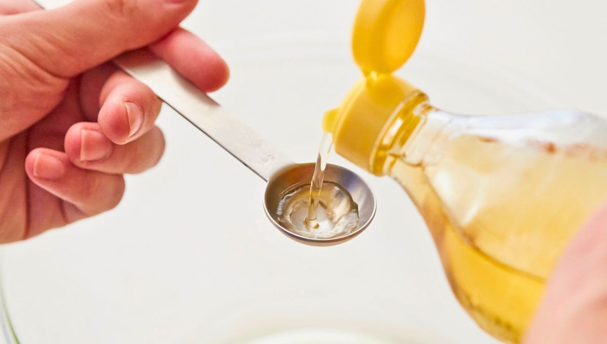 Con un chorro de vinagre se pueden solucionar muchos problemas comunes de casa. Con un chorro de vinagre se pueden solucionar muchos problemas comunes de casa.