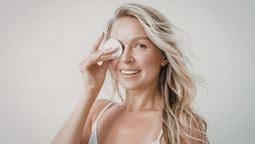¿Se puede limpiar el rostro con un poco de vinagre de manzana?