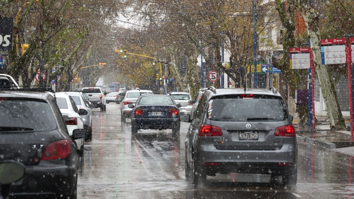 Precaución en el tránsito por nieve en Mendoza. Precaución en el tránsito por nieve en Mendoza.