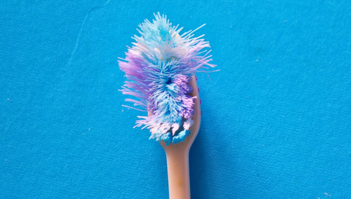 Un truco casero muy útil: qué cosas de la casa puedo limpiar con un cepillo de dientes viejo