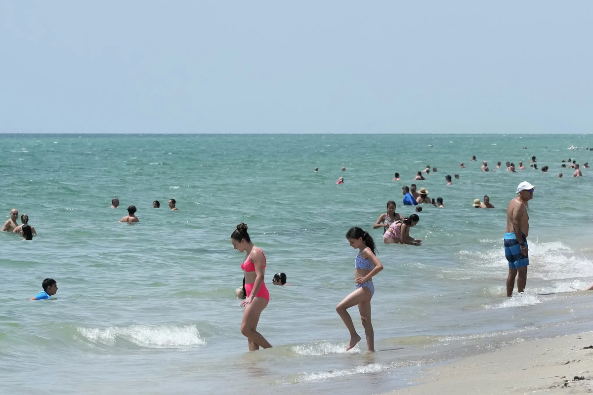 Las playas de Florida estarán atestadas por el calor. Las playas de Florida estarán atestadas por el calor.