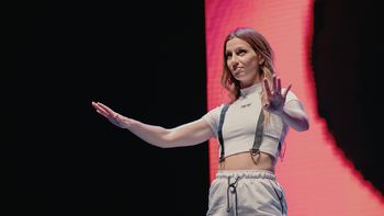 Con entradas agotadas, la sexóloga Cecilia Ce se presenta en el Teatro Mendoza