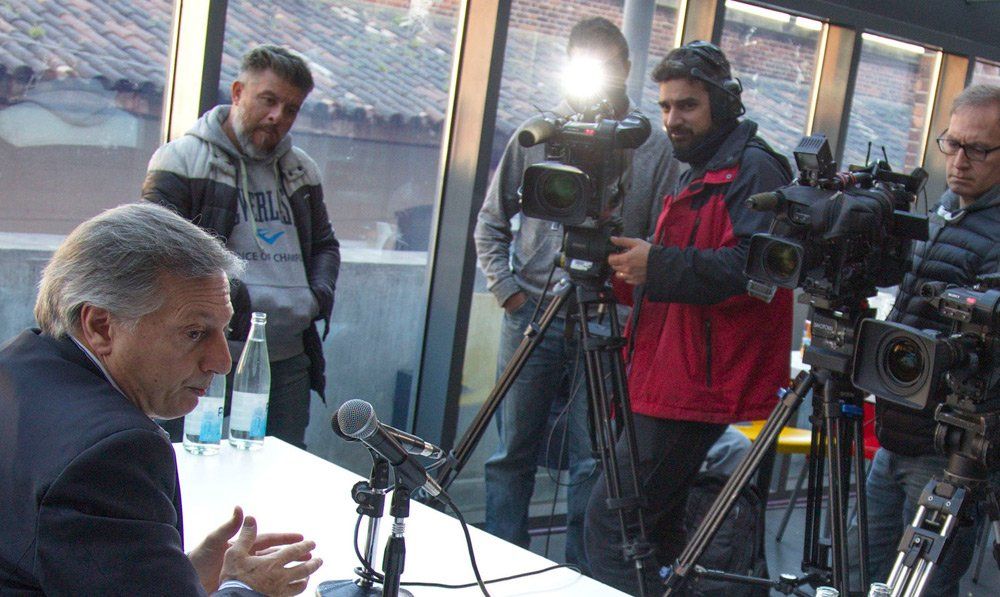 Carmona busca frenar que ejecutivos ocupen cargos en el Estado