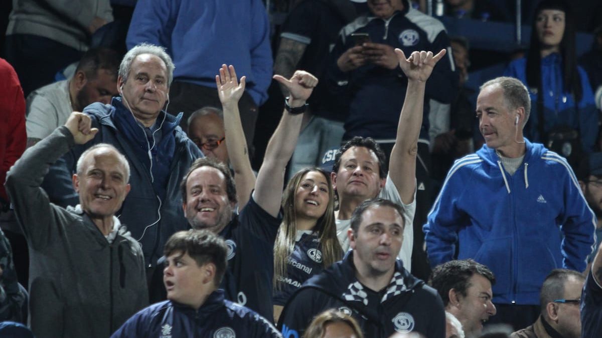 Los hinchas de Independiente Rivadavia le dieron un gran marco al Gargantini. Los hinchas de Independiente Rivadavia le dieron un gran marco al Gargantini.