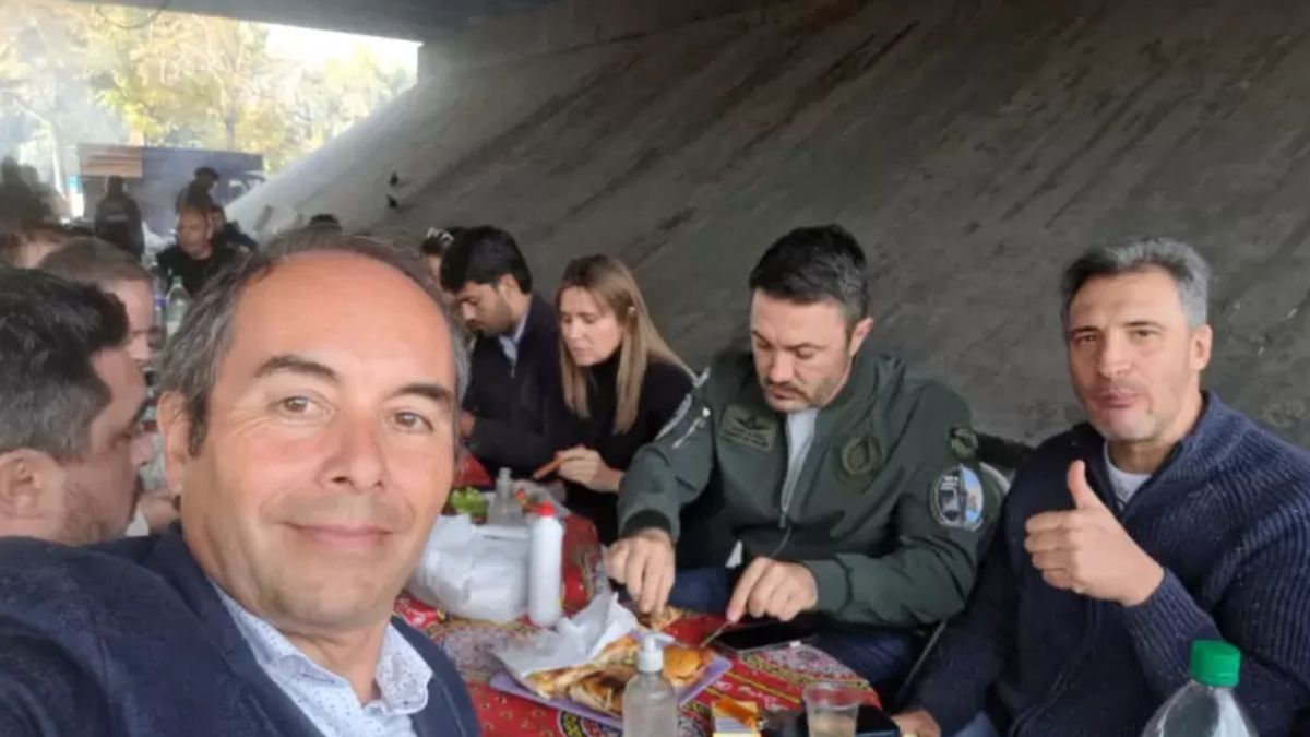 Luis Petri recorrió Luján de Cuyo y Godoy Cruz y estuvo con dirigentes y vecinos