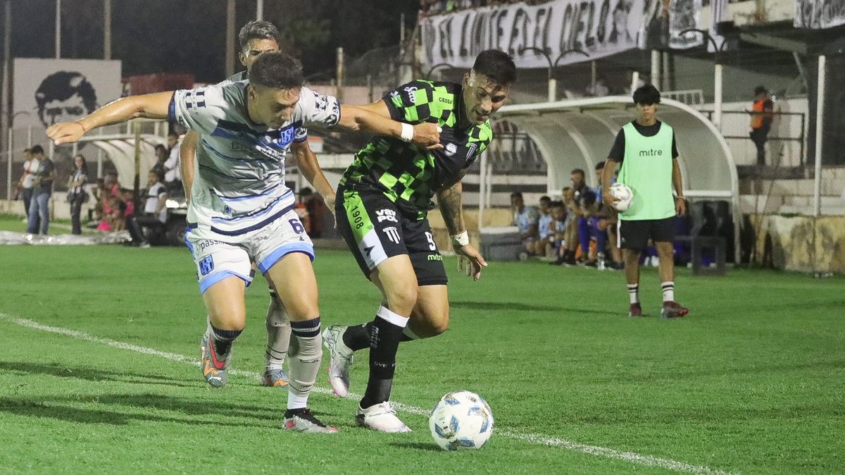 Luis Silba se refirió al enojo de los hinchas de Gimnasia y Esgrima. Luis Silba se refirió al enojo de los hinchas de Gimnasia y Esgrima.