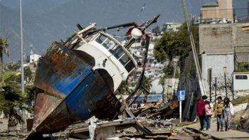 Festeja que su bote resistió a la furia del tsunami