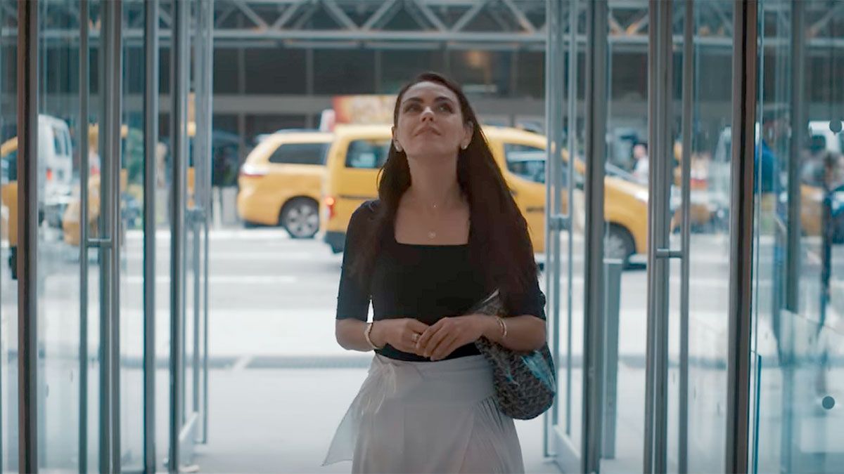 Un documental amenaza con exponer la única verdadera mancha en la superficie de su vida perfecta de Ani Fanelli.