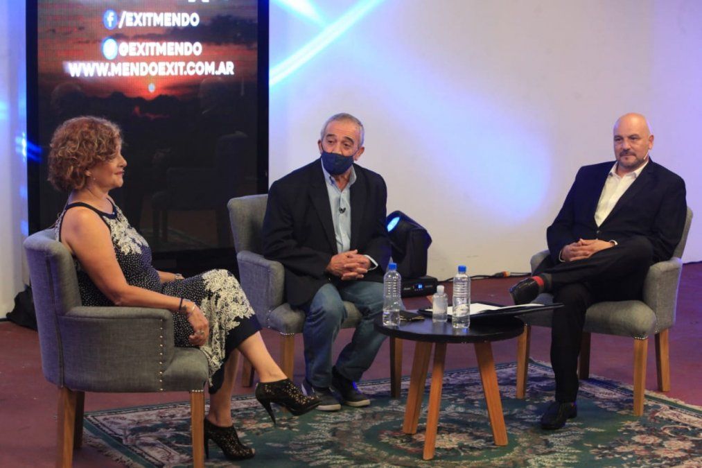 Referentes de la línea interna del Partido Demócrata, Juntos por Mendoza, afines a Cambia Mendoza, denunciaron que la alianza del PD y el Mendoexit fue arbritraria e inconsulta, y acusaron a la dirigencia de alquilar el sello partidario.