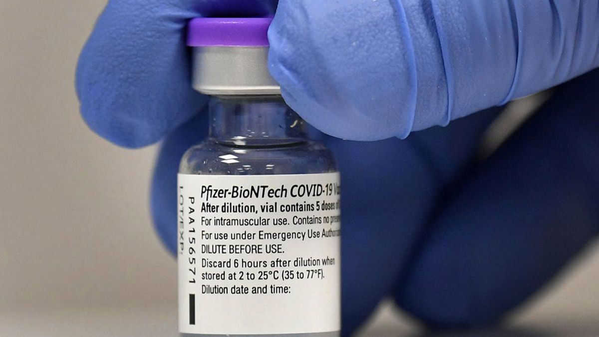 Pfizer: llegan al país más de 100 mil vacunas que pueden aplicarse desde los 12 años