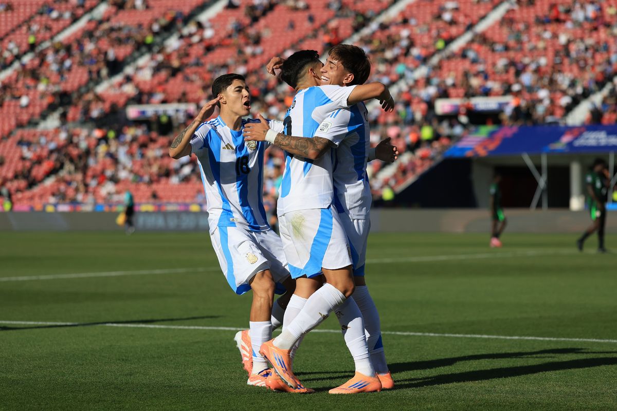 La Selecci&oacute;n argentina gole&oacute; a Nigeria y espera por M&eacute;xico en cuartos de final.