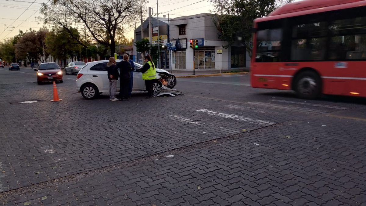 Circulación restringida en San Martín y La Plata por el accidente. Circulación restringida en San Martín y La Plata por el accidente.