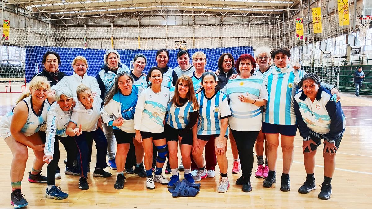 El equipo de Mendoza Chablis (+50) arrancó ganando en el Campeonato Argentino de Básquetbol Femenino Maxi que se disputa en Buenos Aires.
