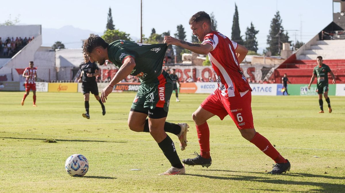 Deportivo Maipú igualó con Talleres de Remedios de Escalada. Deportivo Maipú igualó con Talleres de Remedios de Escalada.