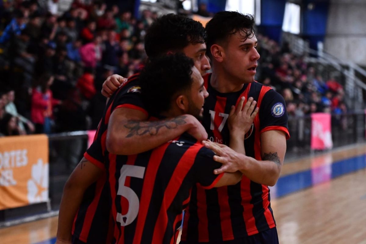 Andes Talleres, uno de los mendocinos con vida en División de Honor.