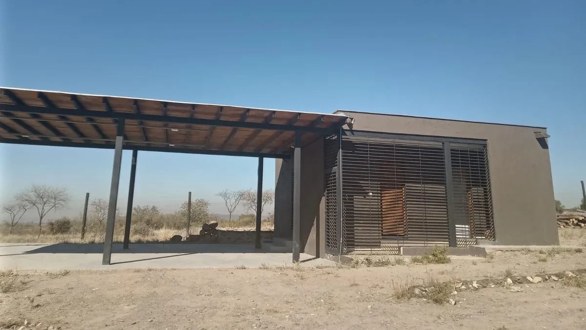 Muchos desarrollos inmobiliarios nacen a la luz de la clandestinidad y una vez consolidados, y vendidos los lotes, sus dueños le exigen a los Estados que hagan obras de infraestructura con el aporte de todos los contribuyentes.