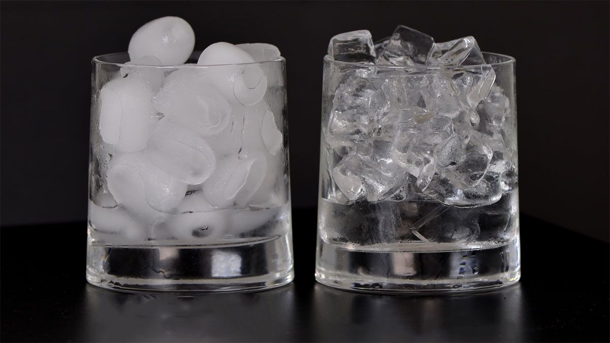 No todos conocen las diferencias que hay entre el hielo blanco y transparente.