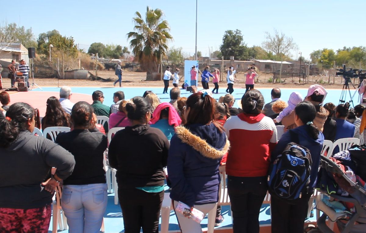 Hace 5 años, a través de Vendimia Solidaria y la Municipalidad de Maipú se realizó la donación de un playón deportivo a la Colonia Bombal.