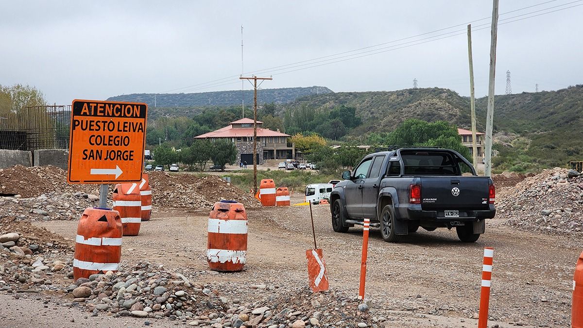 El traslado de las líneas de media tensión en la zona del colegio San Jorge es una de las trabas que tiene que sortear la obra en la Ruta 82.