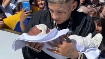 L-Gante volvió al barrio en limusina y presentó a Jamaica