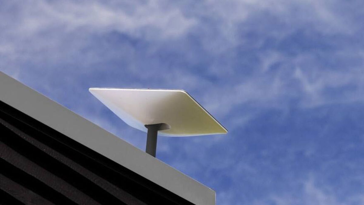 La antena parabólica de Starlink, la empresa de Elon Musk que desembarcó en Argentina con su servicio de intenet satelital. La antena parabólica de Starlink, la empresa de Elon Musk que desembarcó en Argentina con su servicio de intenet satelital.