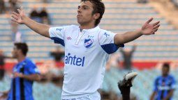 Colón está a un paso de sumar a un goleador internacional Colón está a un paso de sumar a un goleador internacional