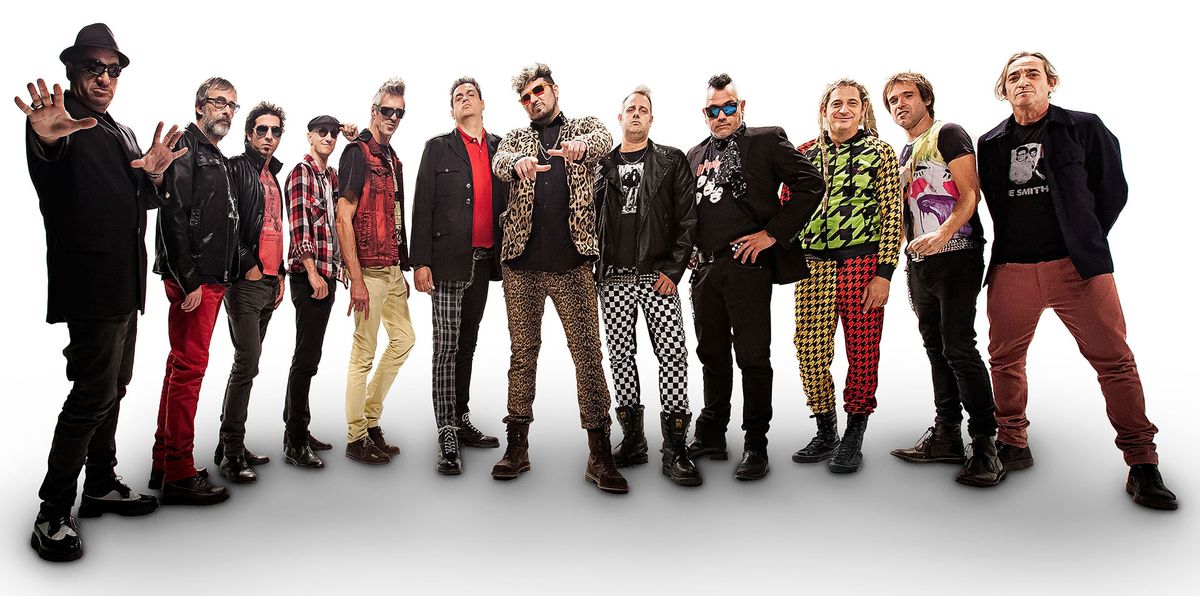 Hit del rock nacional. Andrés Calamaro y Los Decadentes revivieron un clásico de Los Abuelos de la Nada.