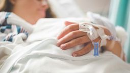 Brote de meningitis: dos estudiantes murieron y otros 11 están gravemente enfermos. Brote de meningitis: dos estudiantes murieron y otros 11 están gravemente enfermos.