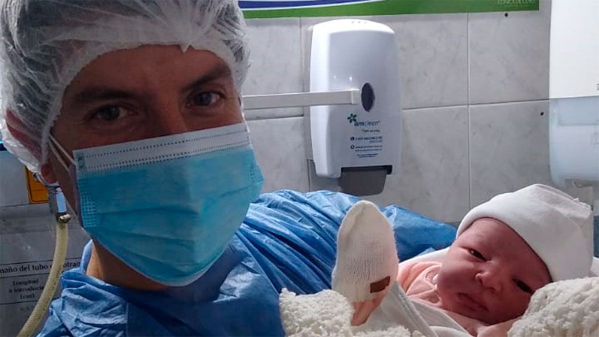 Sergio el Tano Robles fue papá de Olivia, que nació este domingo a las 5.05 en la Clínica de Cuyo.