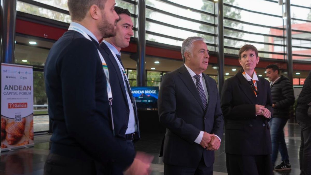 Alfredo Cornejo definió a Mendoza como un hub financiero para el desarrollo minero de la región andina. Alfredo Cornejo definió a Mendoza como un hub financiero para el desarrollo minero de la región andina.