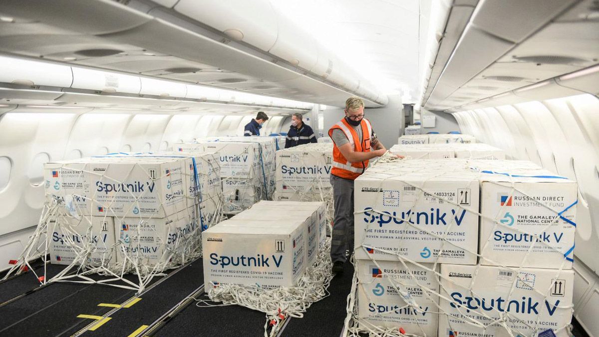 Llegan 600.000 vacunas Sputnik V más a la Argentina.