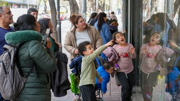 Videos: cómo es el mega bazar chino ubicado en la ex Balbi que abre al público este sábado